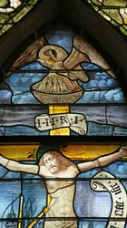 Fenster mit Darstellung des Pelikans, der seine Jungen füttert, Symbol der Kreuzigung (Detail)